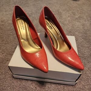 Womans heels never worn